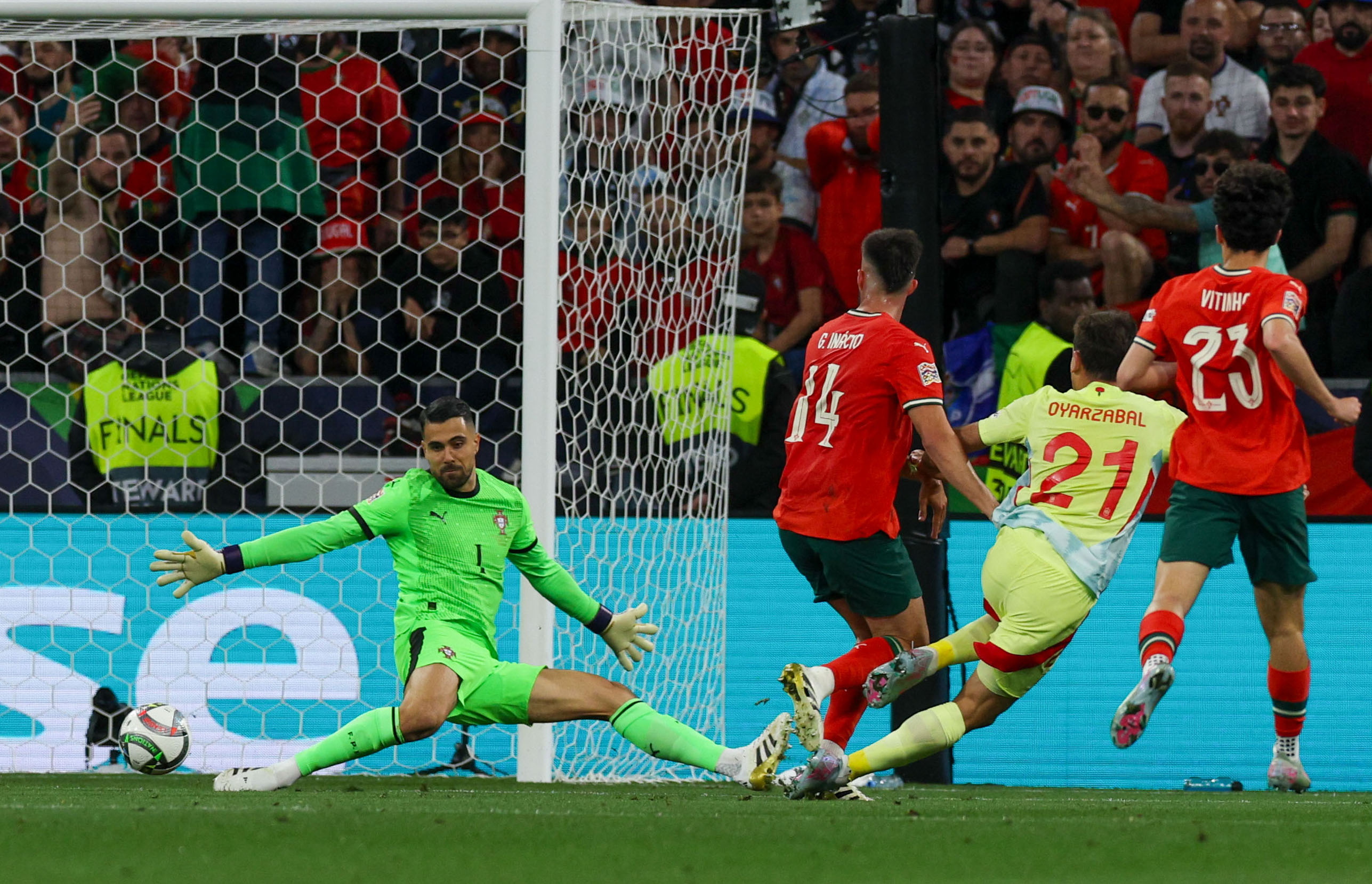 葡萄牙队惊险逆转，成功晋级欧锦赛半决赛