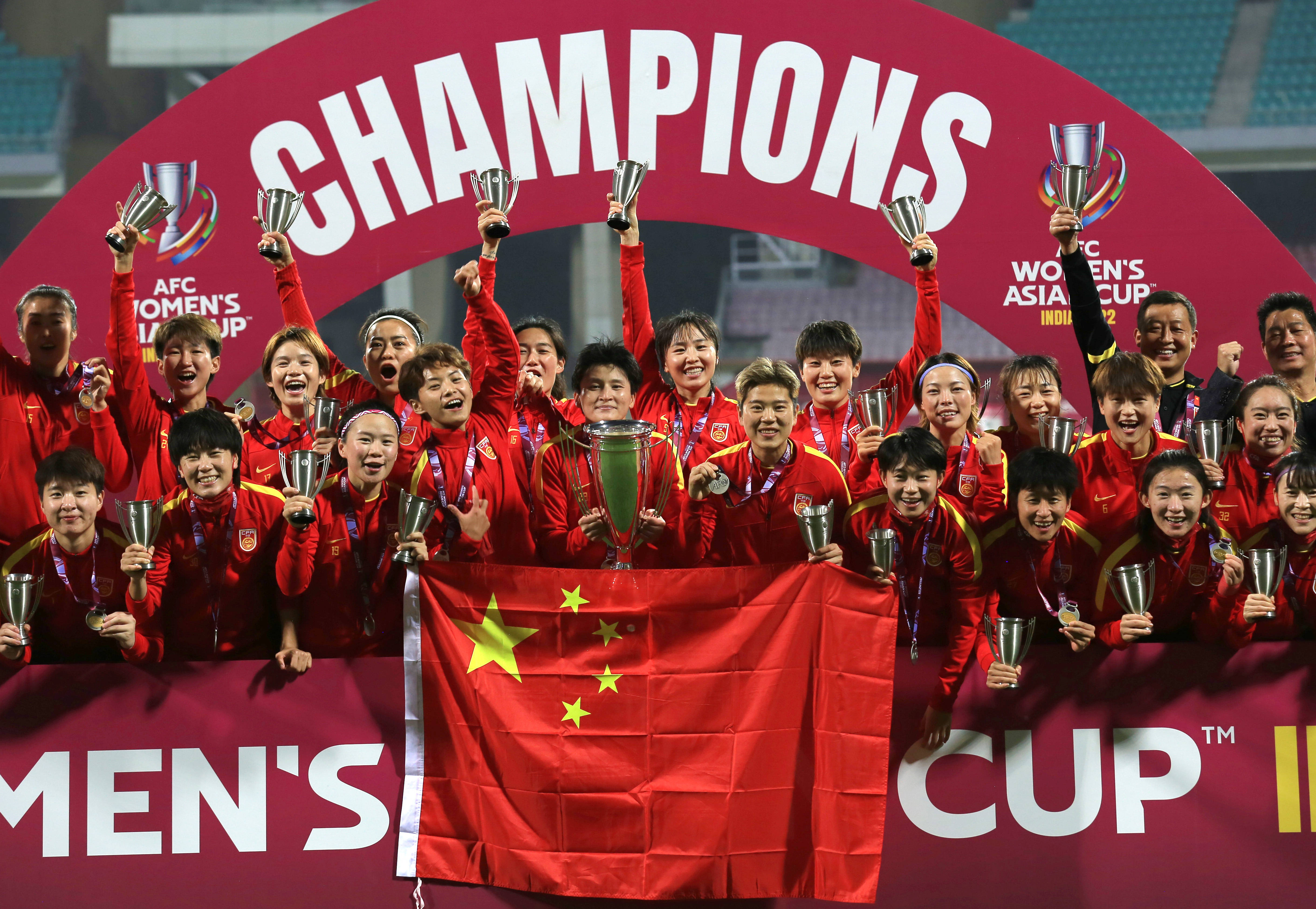 包含非凡表现！国际足球锦标赛女子组四强诞生的词条