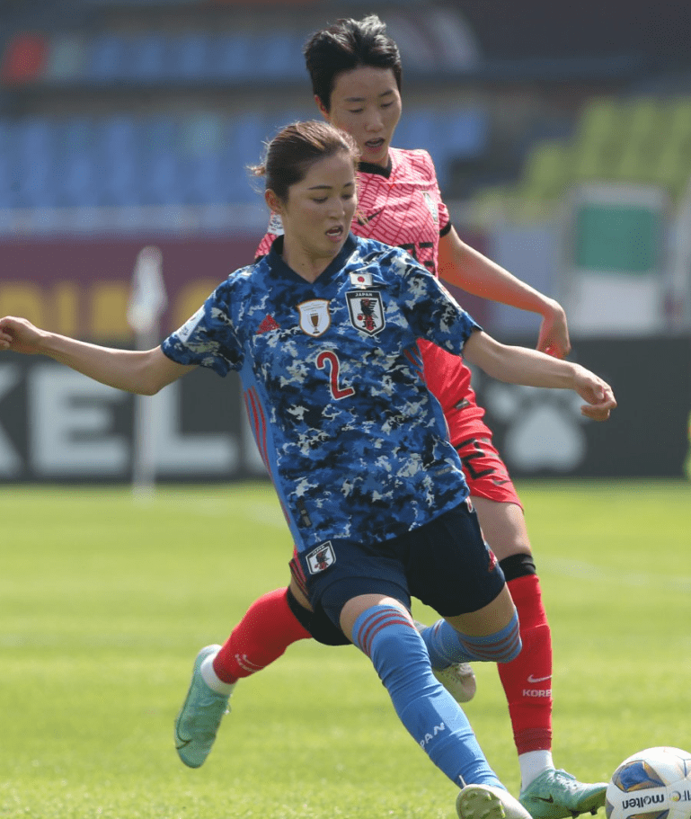 世界女足巅峰大赛，中国队抢先一步