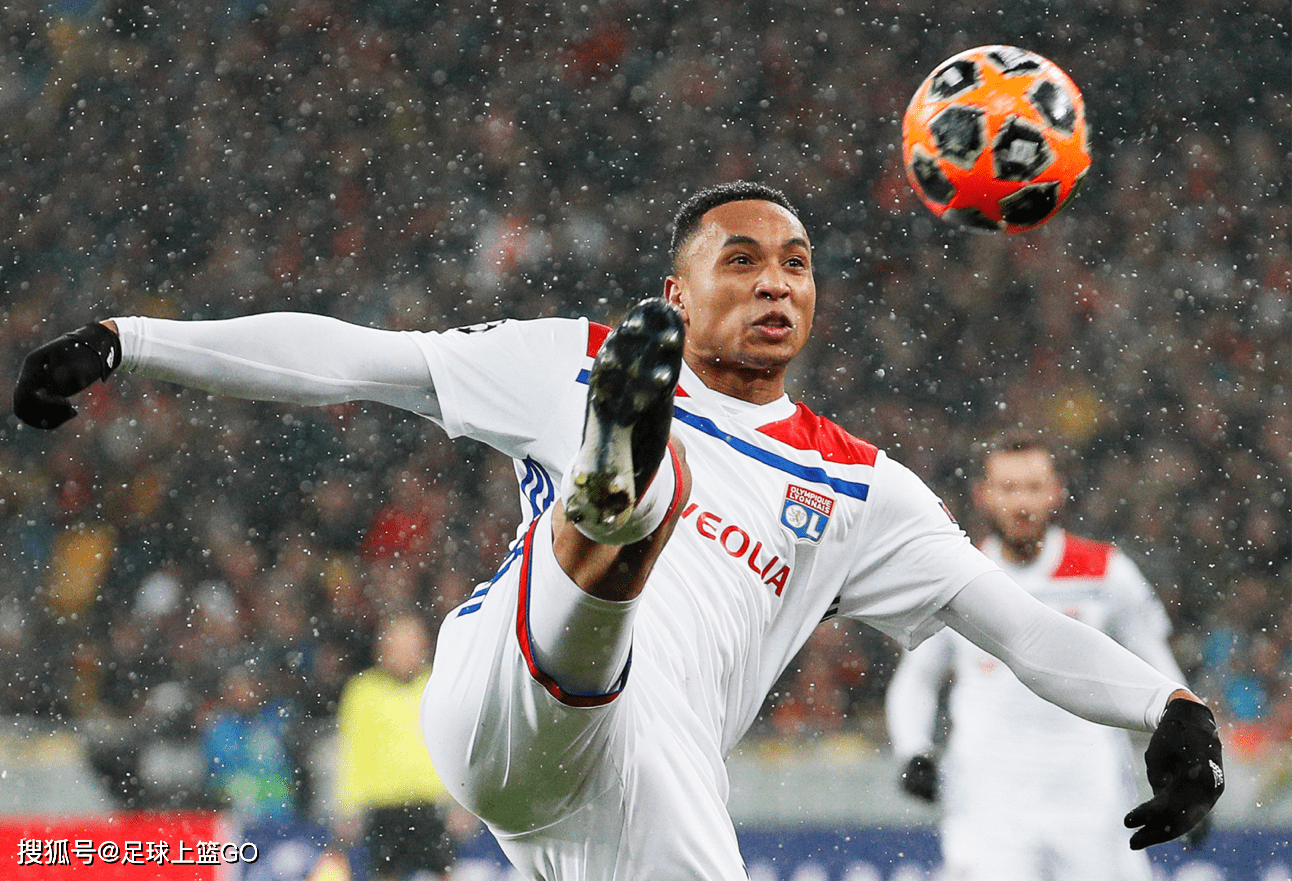 里昂队主帅遭批评，法国足球联赛漩涡中的简单介绍