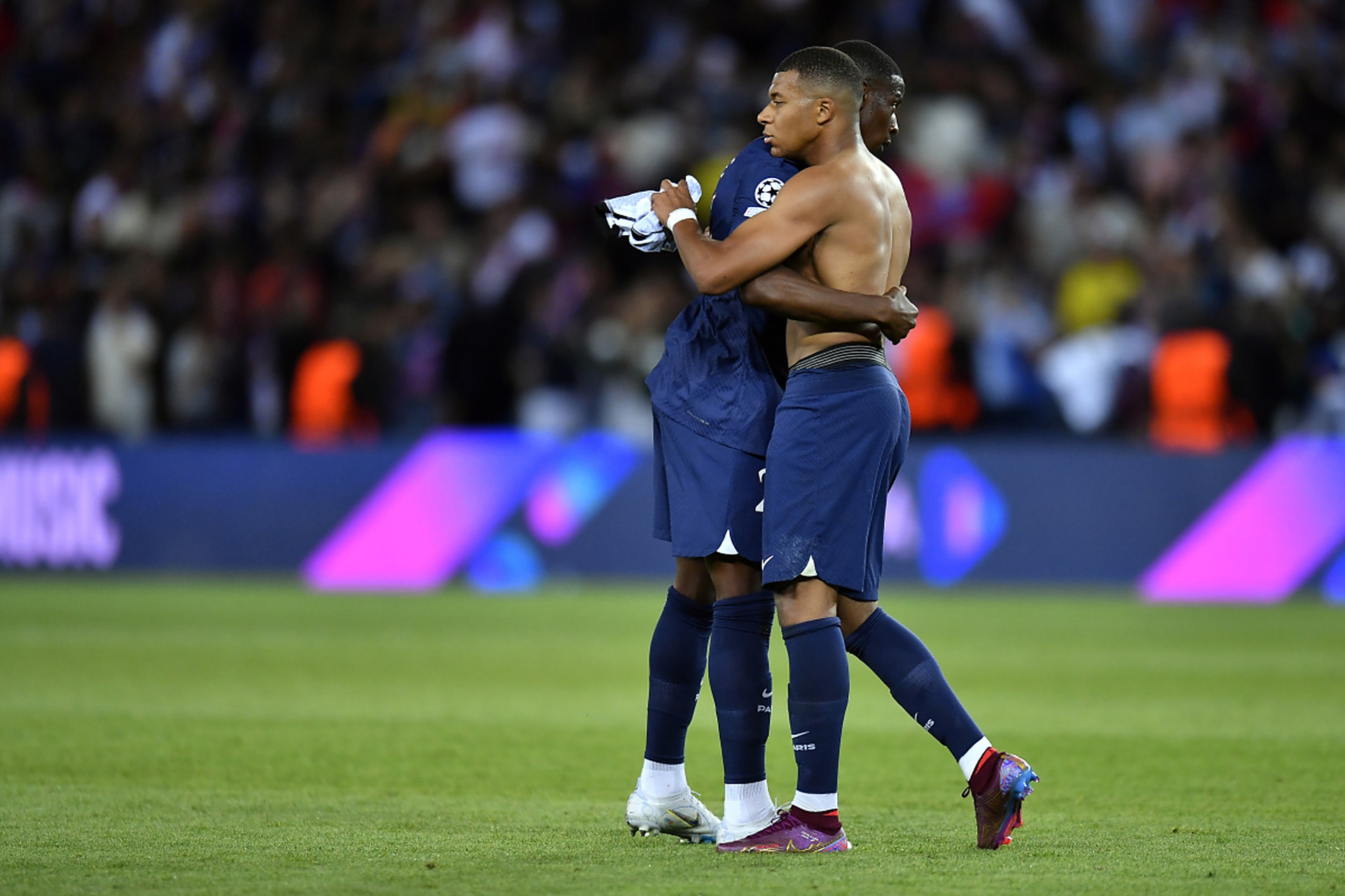 爱游戏体育直播-关于尤文图斯双星破门，成功领走16强门票！的信息