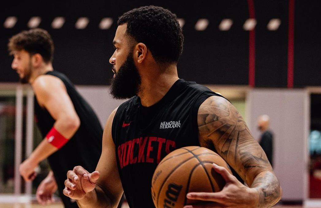 爱游戏亚洲官网-雄鹿遭受克星爵士逆转