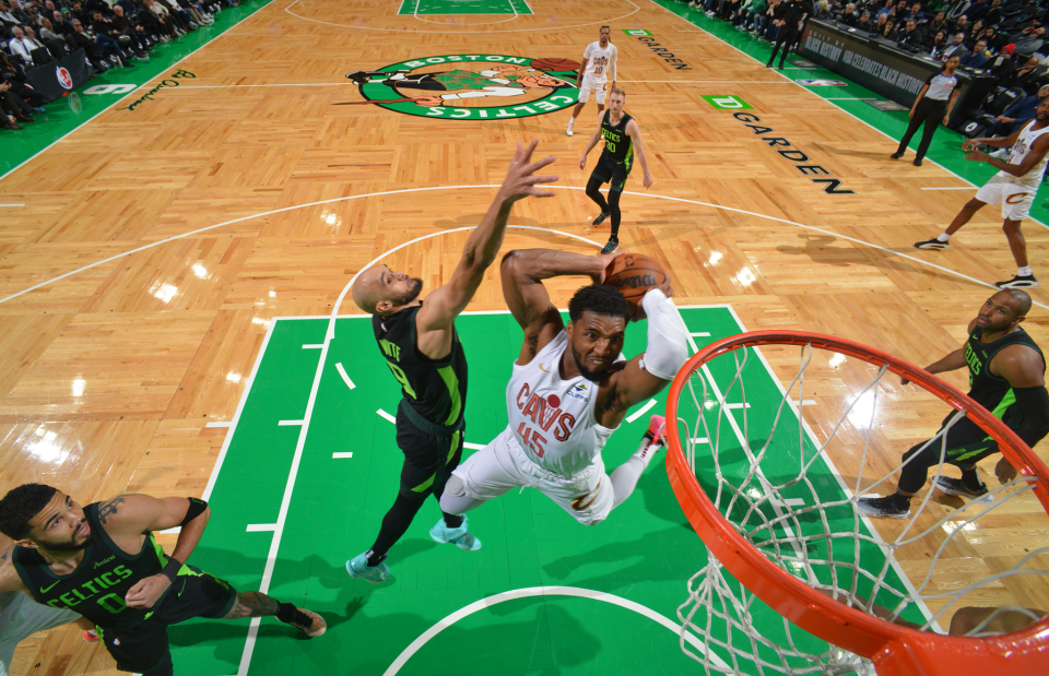 绿军再度倾尽全力，篮网队夺得关键胜利