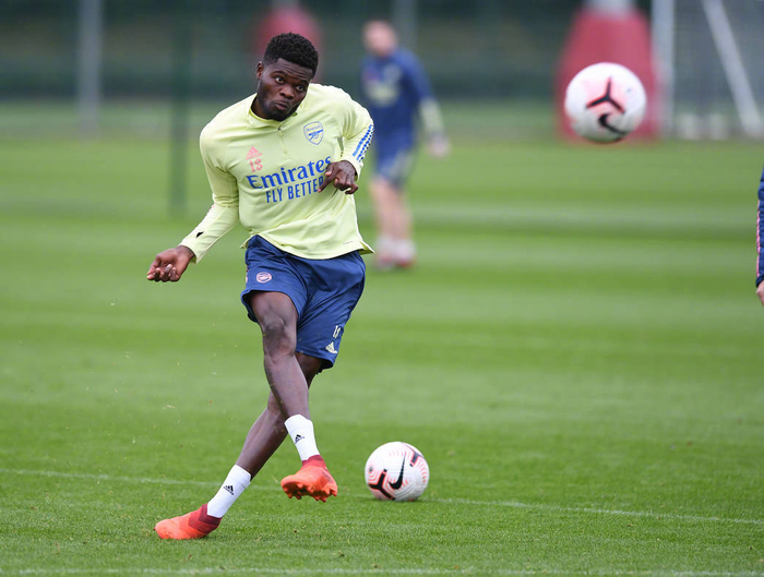 爱游戏体育下载-不来梅队员伤愈归队，备战接下来的比赛