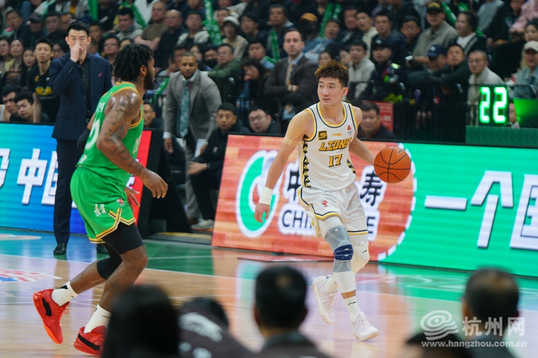 爱游戏官网入口-广厦男篮淘汰对手，晋级半决赛