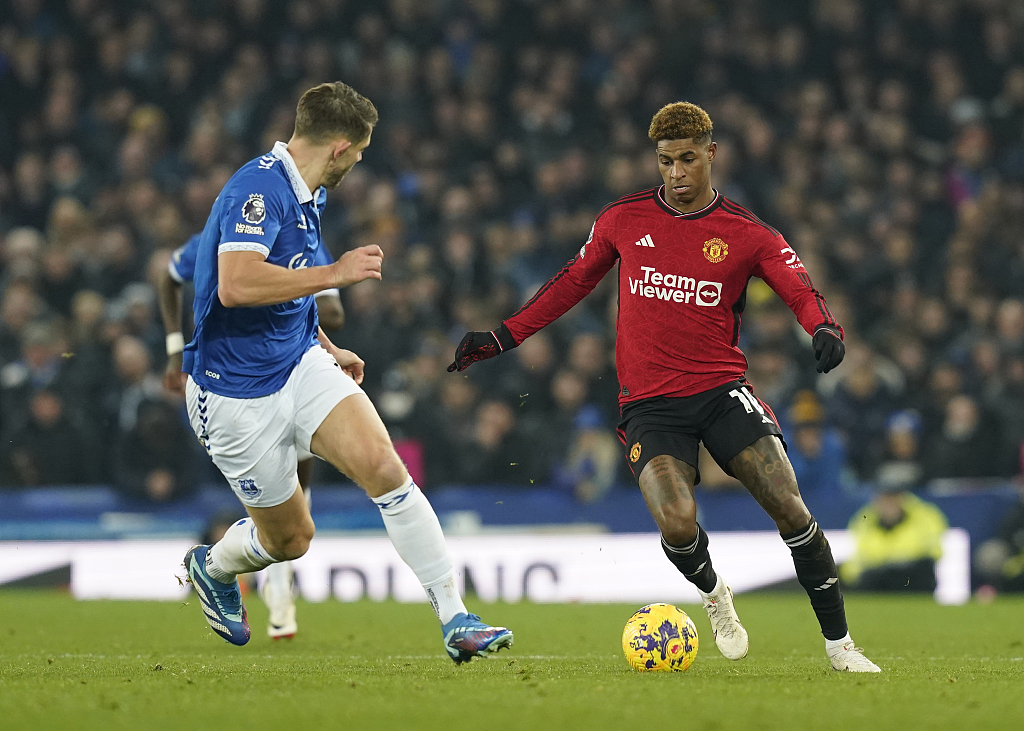 狼队尴尬连败，降至英超倒数第三