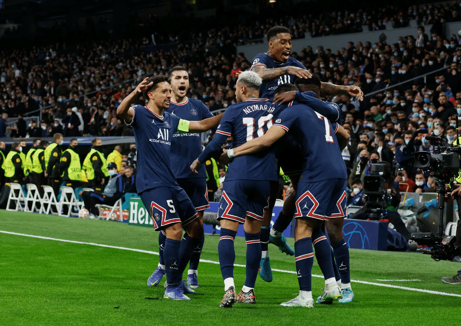 爱游戏官方入口-巴黎圣日尔曼队不敌对手，遭遇失利