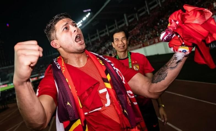 爱游戏官网入口-包含广州恒大客场战平对手，积分榜依然稳固领先的词条