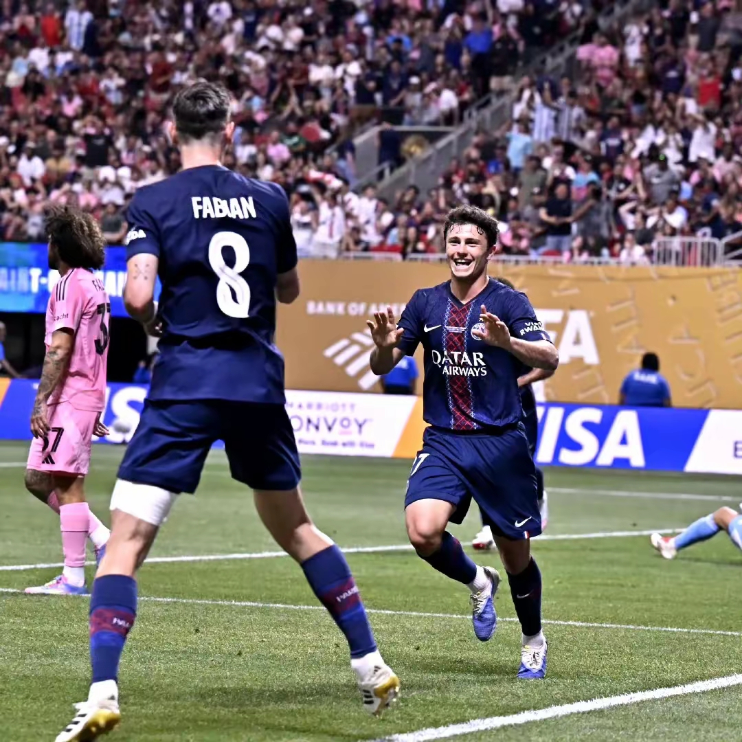 爱游戏体育平台-关于巴塞罗那客场大胜巴黎圣日耳曼，格列兹曼连入三球狂扫对手的信息