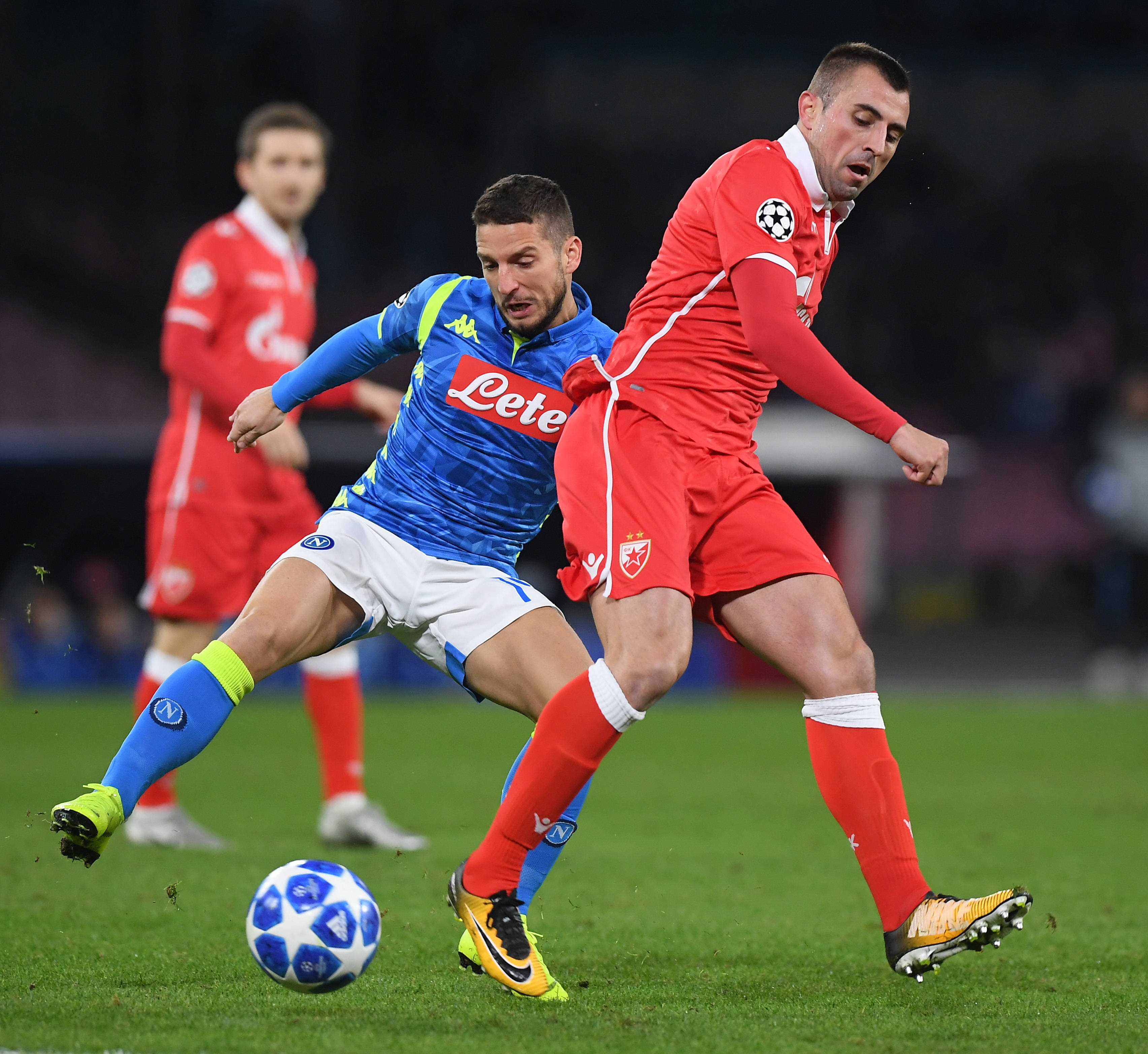 爱游戏在线登录-门兴格拉德巴赫客场不敌沙尔克，中游表现的简单介绍