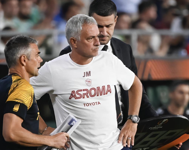 包含罗马客场大胜桑普多利亚，反弹积分榜的词条